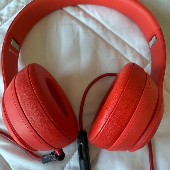 Beats by Dre Red Over-Ear Headphones - Picture 2 of 6